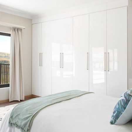 Eleven On Tumbleweed, Cathkin Estates Apartment Champagne Valley ภายนอก รูปภาพ