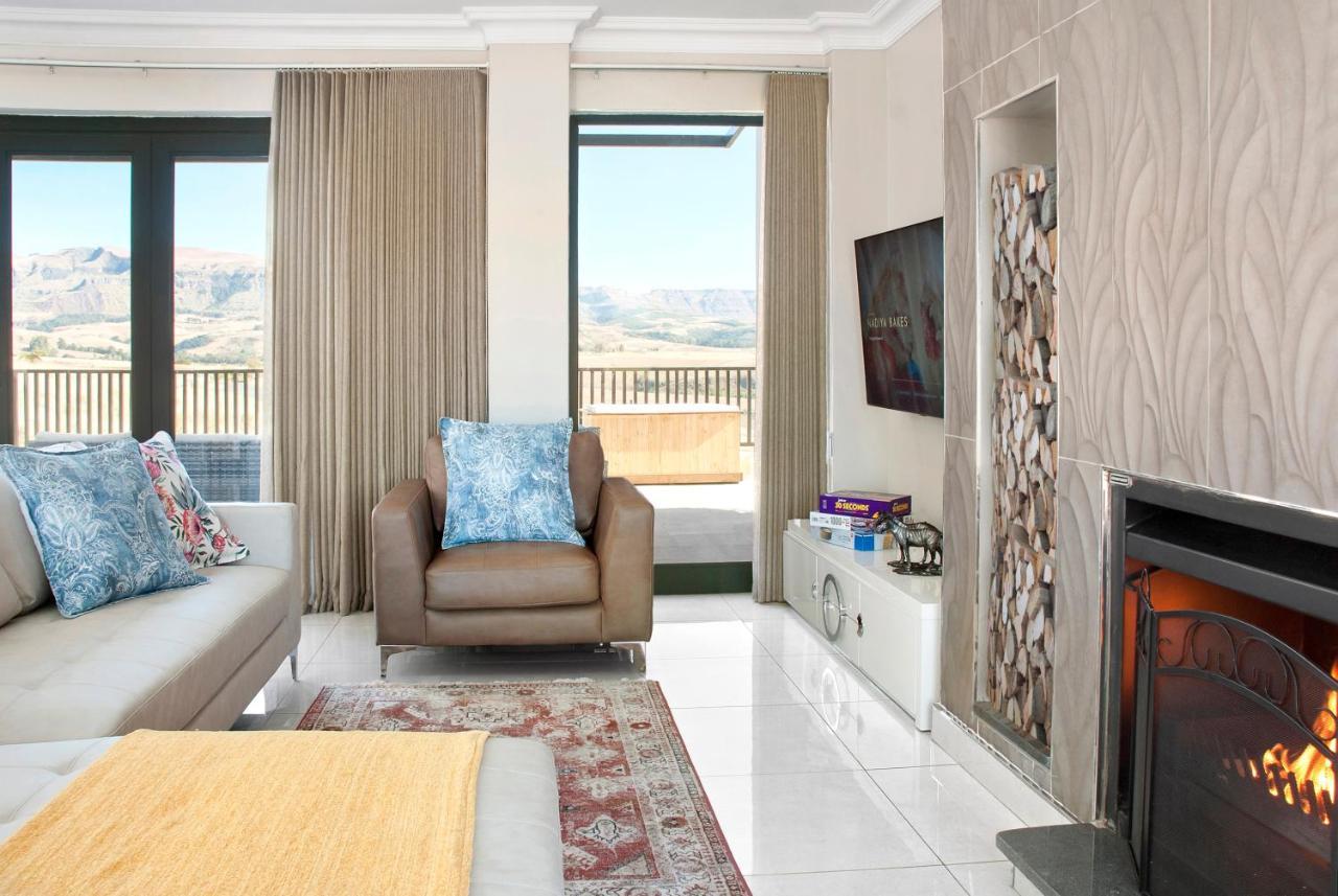 Eleven On Tumbleweed, Cathkin Estates Apartment Champagne Valley ภายนอก รูปภาพ