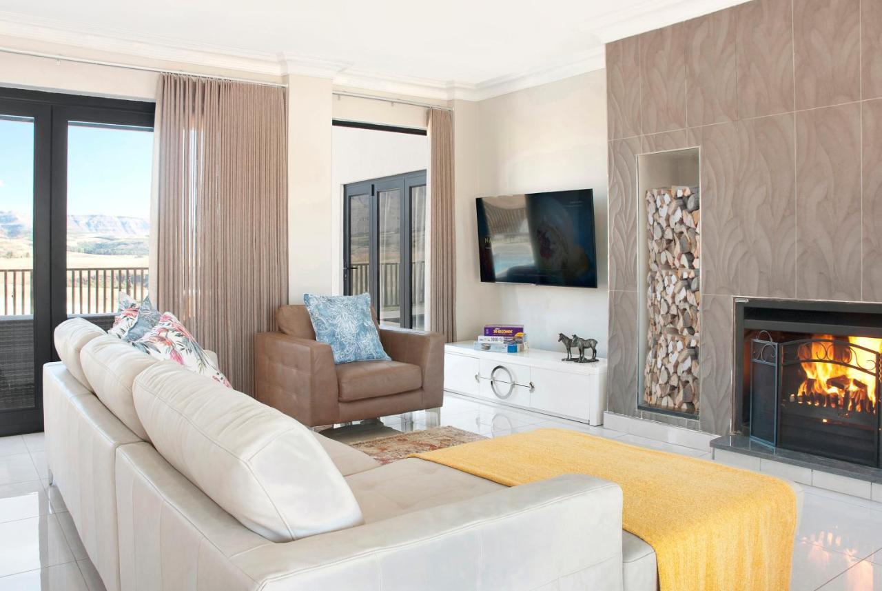 Eleven On Tumbleweed, Cathkin Estates Apartment Champagne Valley ภายนอก รูปภาพ